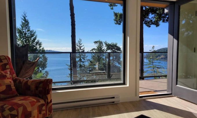 Bowen Island Apartment | J&J's · Exquisite and brand new 1-bedroom ocean view suite
