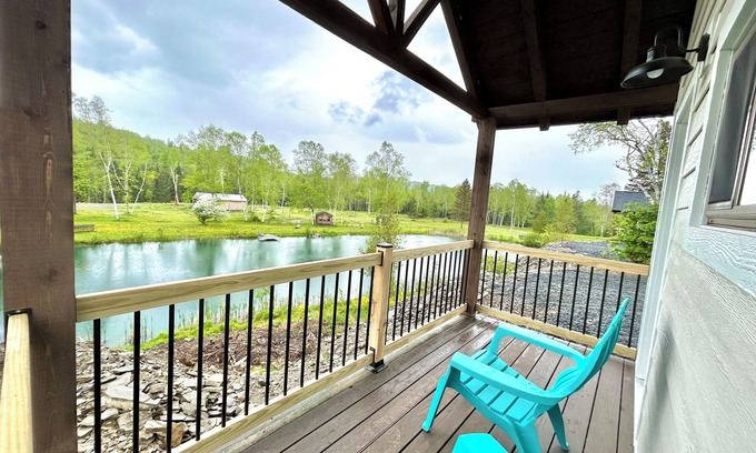 Fort Kent Mills House | J19 South New Modern Charm King Suite Direct Trail Access In Town WiFi