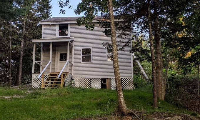 Friendship House | Jameson Point Cottage in Scenic Friendship, Me