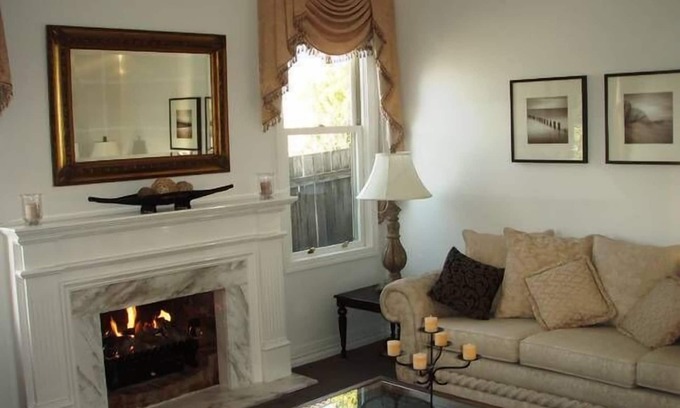 Warrnambool Cottage | ".JAMIESON COTTAGE.a couples retreat"