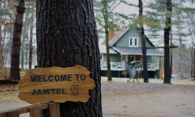 Arden Cottage | Jamtel Arden cottage - Kennebec Lake, Arden ON.
