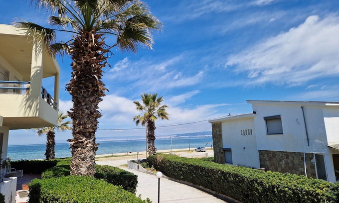 Agia Triada Apartment | Jani's Beach House, 30meter from the beach , 9 km from the airport