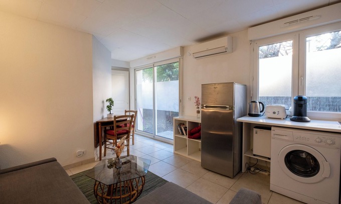 Saint - Michel Apartment | Japanese calm - a stone's throw from the Metro and Stadium