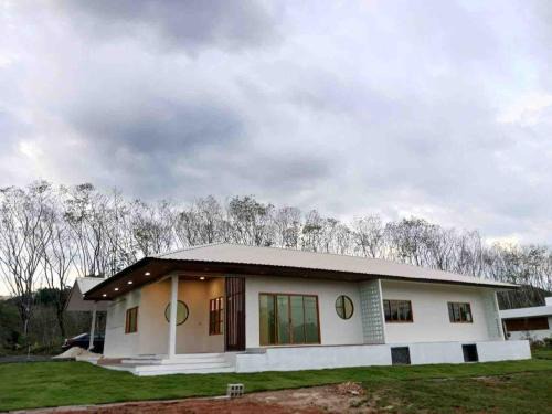 Phangnga House | Japanese-inspired minimalistic house