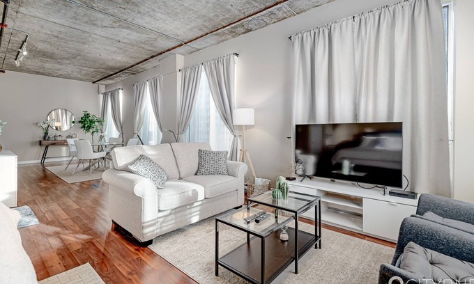 Downtown Edmonton Condo | Jasper Ave Loft | Sleeps 2 | 1GB internet |Parking