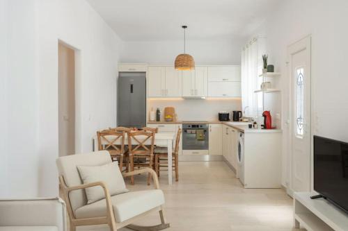 Naousa Apartment | Jasper Cycladic Town-House