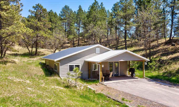 Crook County Cabin | JC Stage Stop Bunk House for relaxing in the pines!