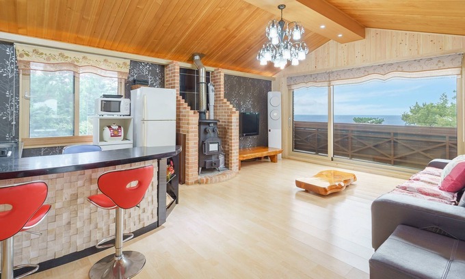 Aewol House | Jeju Oceancliffcottage