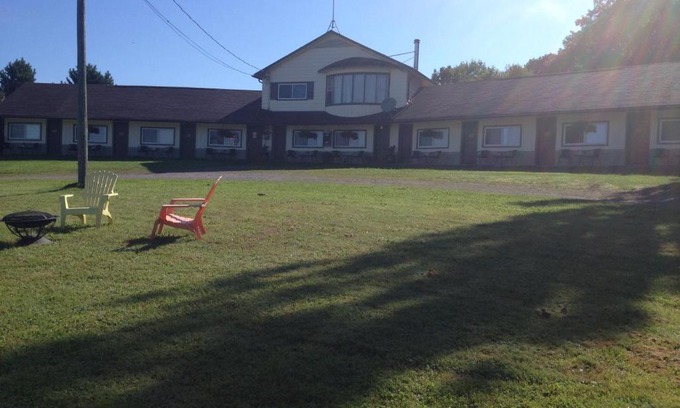 Jemseg Hotel | Jemseg Lakeview Motel