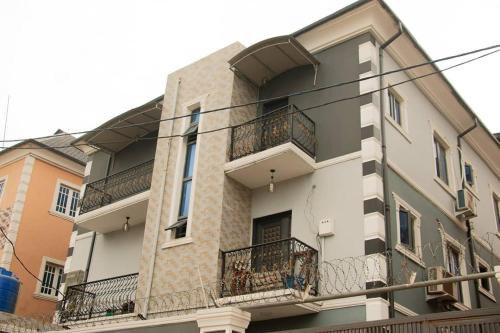 Somolu Apartment | Jeron Apartment, Bariga