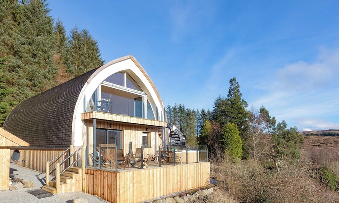Salen Cottage | Jill Strawbale House- UKC2935