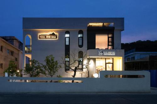 Huairou House | Jing Yan Lan Shan丨Free Lan Shan coffee 丨nearby the Hong Luo Temple and the Great Wall丨Garden and barbecue free breakfast dinner