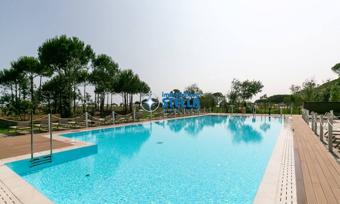 Jesolo Pineta Apartment | JL Blu Resort * C16 * Seafront with Pool