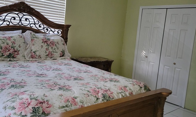 Coral Harbour Apartment | Joeys -(Nassau) where you will be at home- Nassau, Newprovidence Bahamas