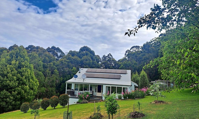 Johanna House | Johanna Meadows Cottage - A peaceful retreat