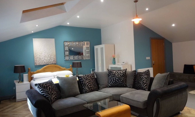 Wigton Apartment | John Collingwood is a pet friendly first floor apartment with hot tub close to the Solway Coast