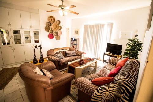 Klein Windhoek Apartment | John-Lou's One-bedroom Apartment