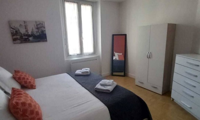 Perigueux Apartment | Joli Appartement Avec 2 Chambres