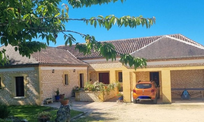 Biron Villa | Jolie Maison en Périgord Pourpre