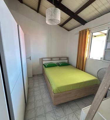 Vieux-Fort House | Jolie maison saisonnière en Guadeloupe de 160m2 disposant de 4 chambres 2 toilettes une grande véranda et terrasse