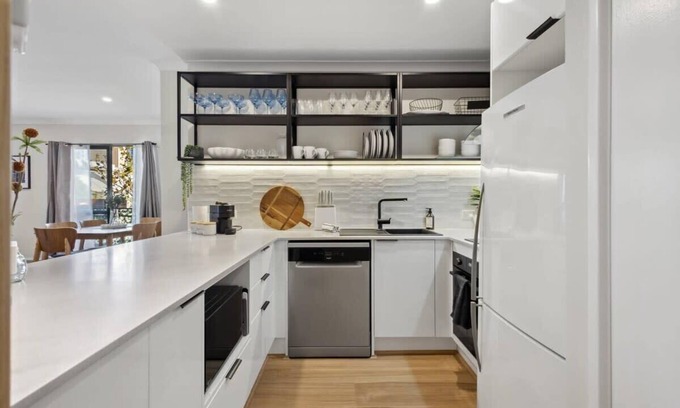 Northbridge Apartment | Jolly on James- 2BDR