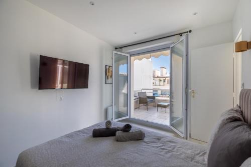 Juan-les-Pins Apartment | Juan Les Pins ENTRE CIEL ET MER , dernier étage avec terrasse