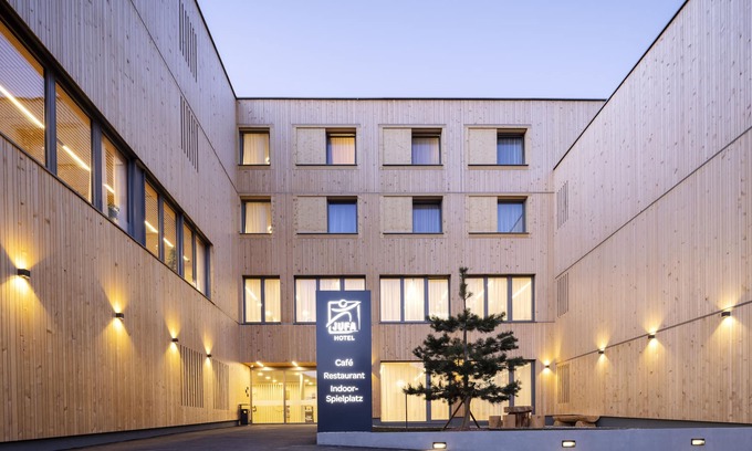 Laterns Hotel | JUFA Hotel Laterns - Klangholzhus