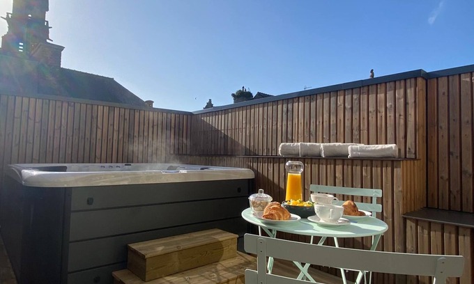 Landerneau House | July PROMOTION: Magnificent spa, river view, garage. Near the sea