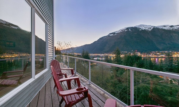 West Juneau House | Juneau Escape | Ocean Views, Deck & Soaking Tub