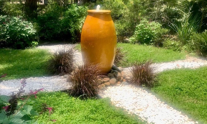 Carrabelle House | Jungalow Retreat in a Magic Garden-by-the-Sea; 3-min walk to Private Beach
