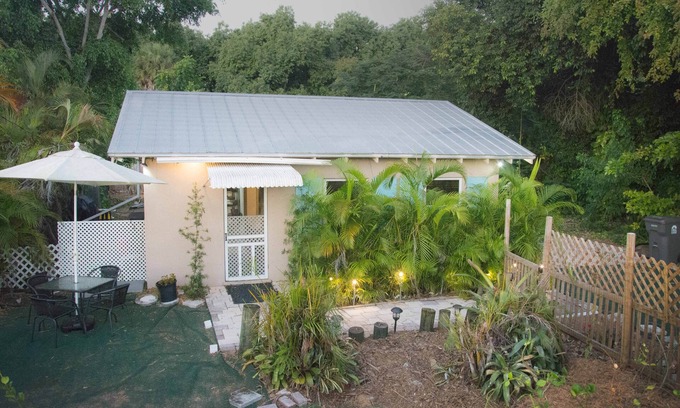 West Palm Beach Cottage | Jungle House Cottage, Dogs welcome. Private, quiet, and exclusivity yours.