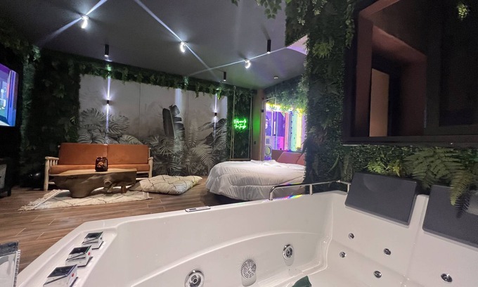 Camp El Ghoul Hotel | Jungle in the heart of Marrakech!