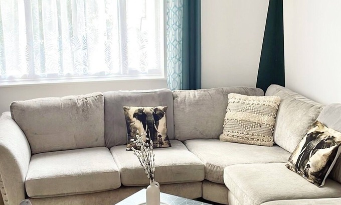 Seven Kings Apartment | Juniper Apartment - 2 Bedroom