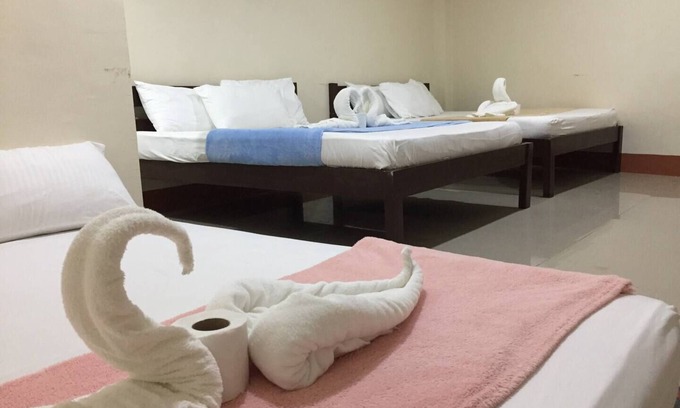 Tawala Bed & Breakfast | Junlyn Apartelle Family room for 7 to 8nn