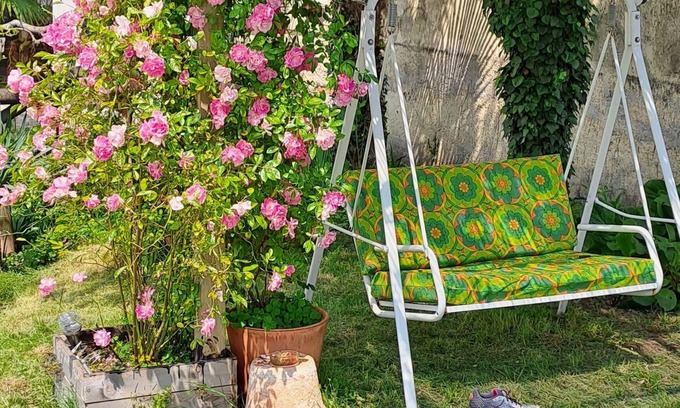 Azzano Villa | Just steps from the lake, a charming house with great character