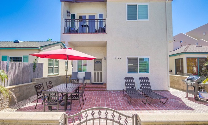Mission Beach Condo | Just steps from the ocean, this 2 bedroom provides the perfect getaway!