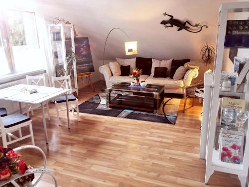 Wulsbuttel Apartment | Künstler Ferienwohnung 3 Zimmer Küche Bad zentrale Lage