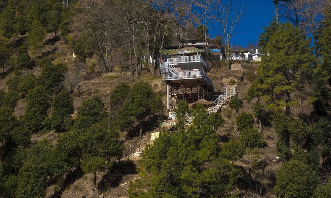 Gagar Ski Chalet | Kaath Maati-Luxurious woodem two storied Treehouse in the lap of nature