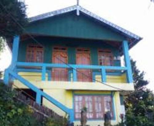 Lebong and Mineral Spring Tea Garden House | Kabiraj Homestay by StayApart
