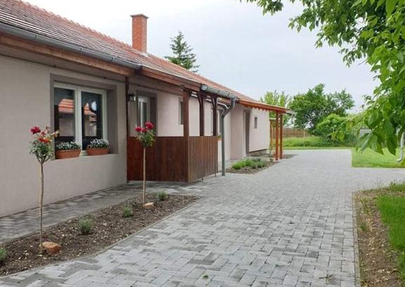 Balatonfokajar Apartment | Kajári Apartmanház