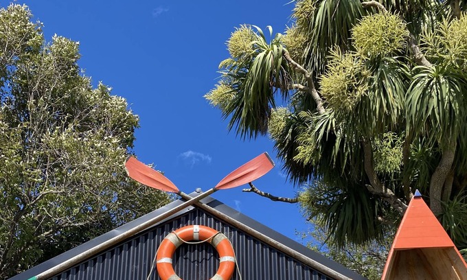 Kakanui Cabin | Kakanui Boatshed - FUNKY WEE GLAMPING CABIN: cosy for two.
