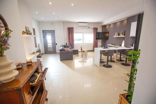 Itea Apartment | Kalafatis Downtown Apartment