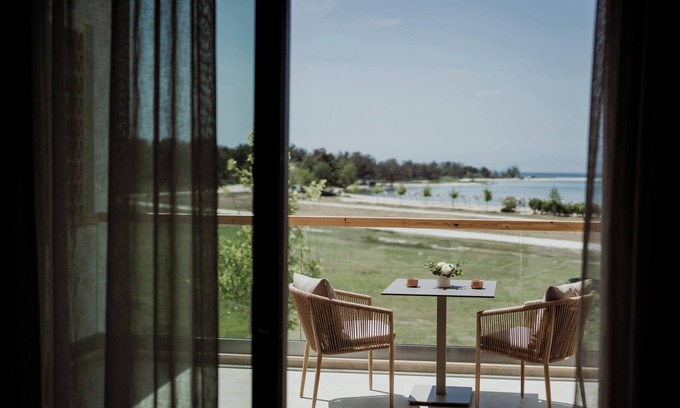 Keramoti House | Kalani Residence