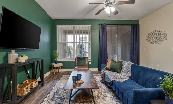 Park Central Apartment | Kaleidoscope Near Galleria/Medical City