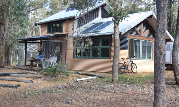 Lowden Cabin | Kambarang Eco-cabin hidden in the forest with off-grid power and rainwater