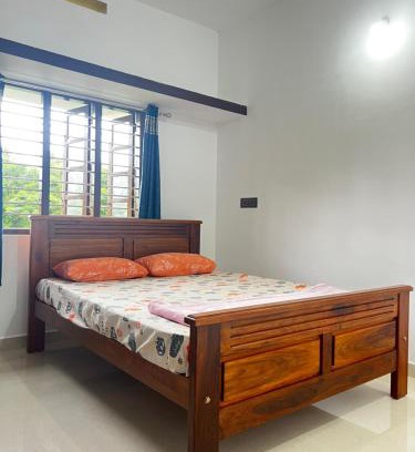 Piriyapatna House | Kannada Maathe Home Stay-2, Near Golden Temple camp 2km