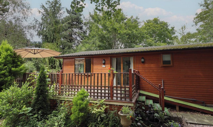 Burgh le Marsh Cottage | KANTANKYE LODGE, pet friendly, with a garden in Wainfleet All Saints