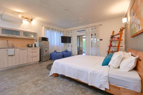 Pointe Aux Sables Apartment | kapsables