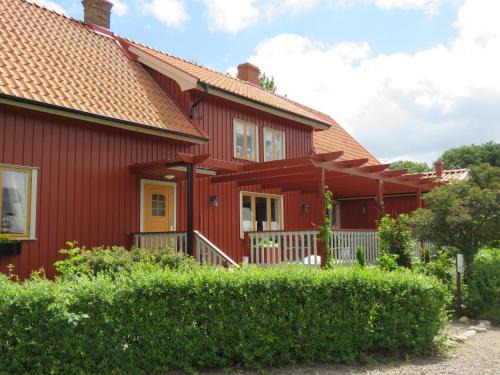 Tvaaker Bed & Breakfast | Karlsberg Gård B&B