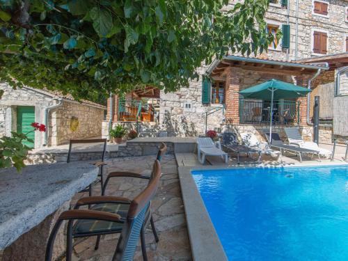 Fuskulin Villa | Karmen 3
